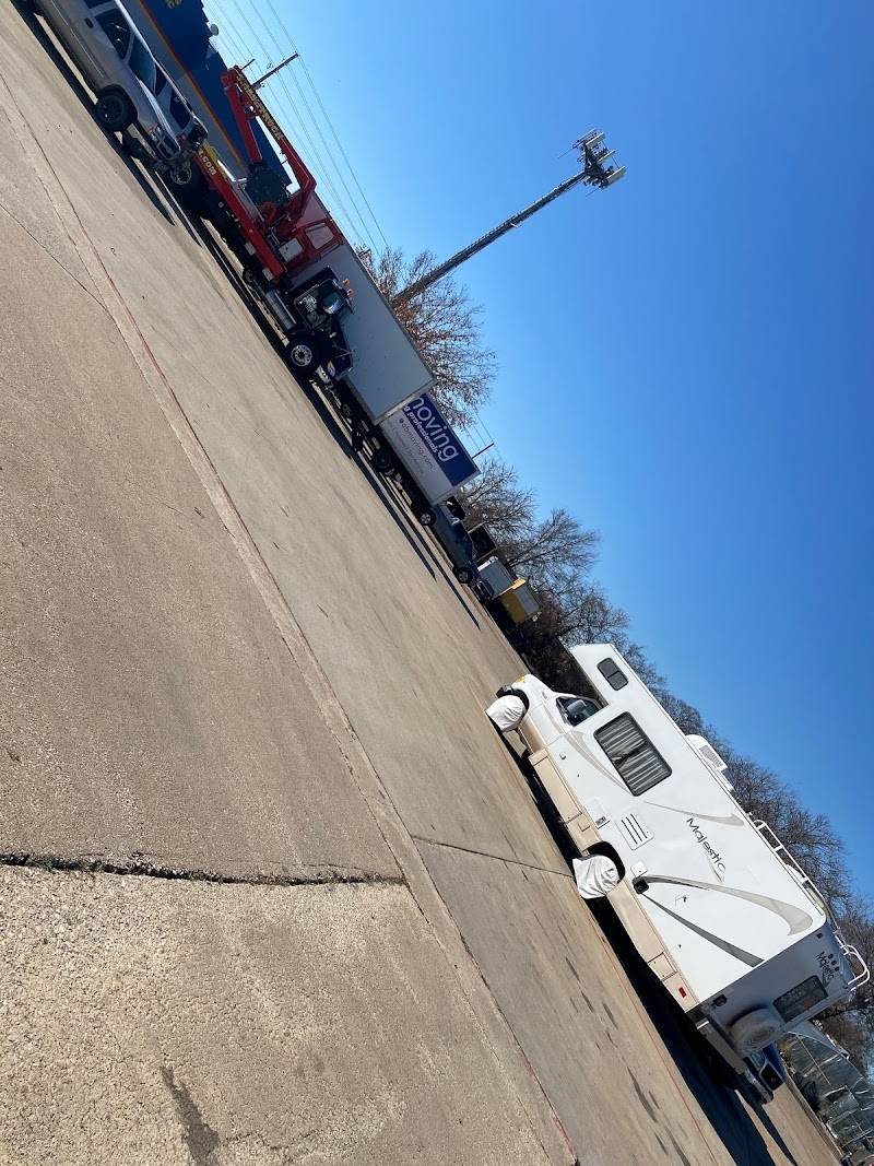 Plano Vehicle Parking